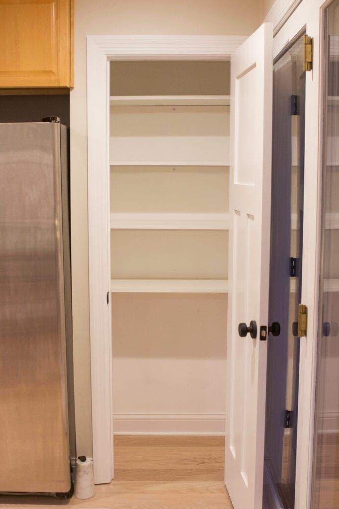 How To Build Simple Diy Closet Shelves, Diy Linen Closet Shelving