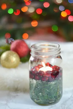 A Mason Jar Christmas Candle Holder