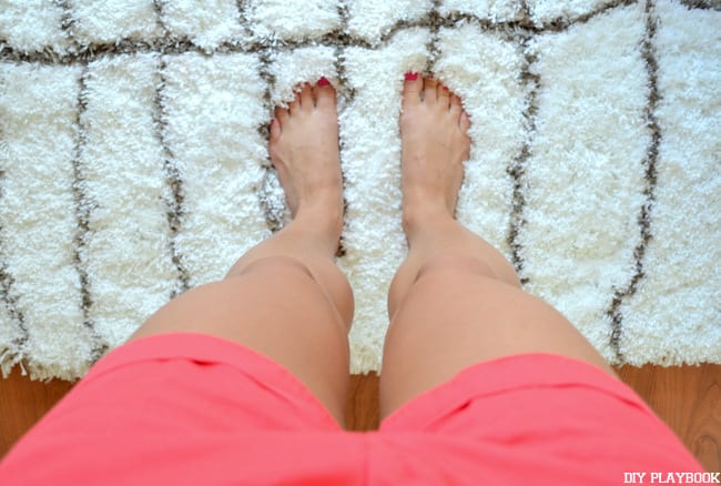 Shag was good for our old space: How to pick a Neutral Bedroom Rug Tutorial | DIY Playbook
