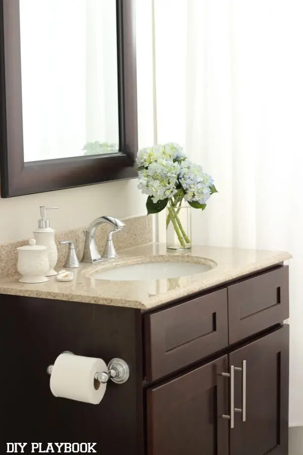 This sleek bathroom is simple and chic.