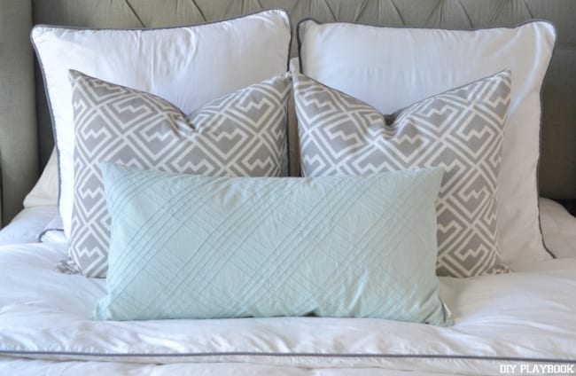 Blue-Gray-Pillows-Bedroom