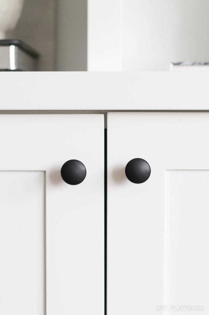 new-hardware-back-knobs-cabinets