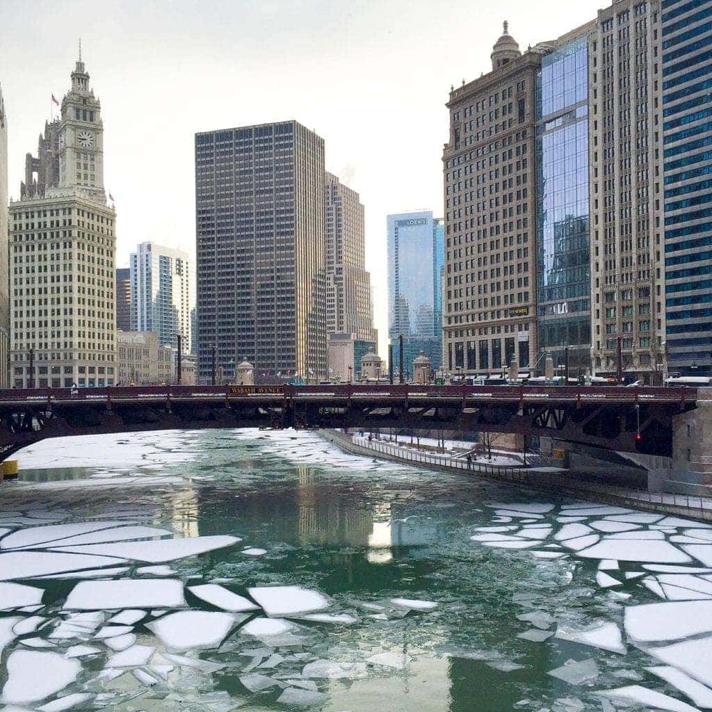 chicago-river-frozen-winter