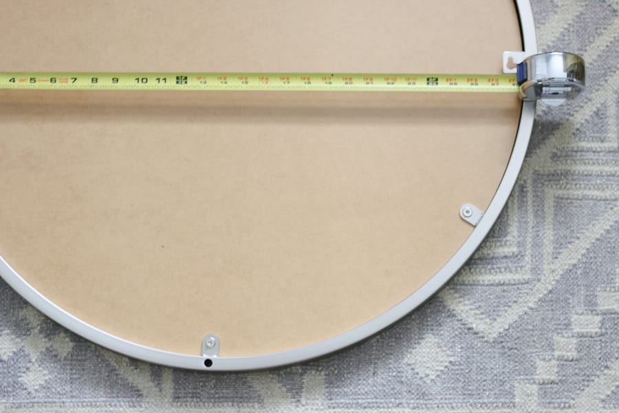 Measuring a round mirror