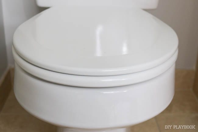 Updating your toilet seat is an easy bathroom transformation