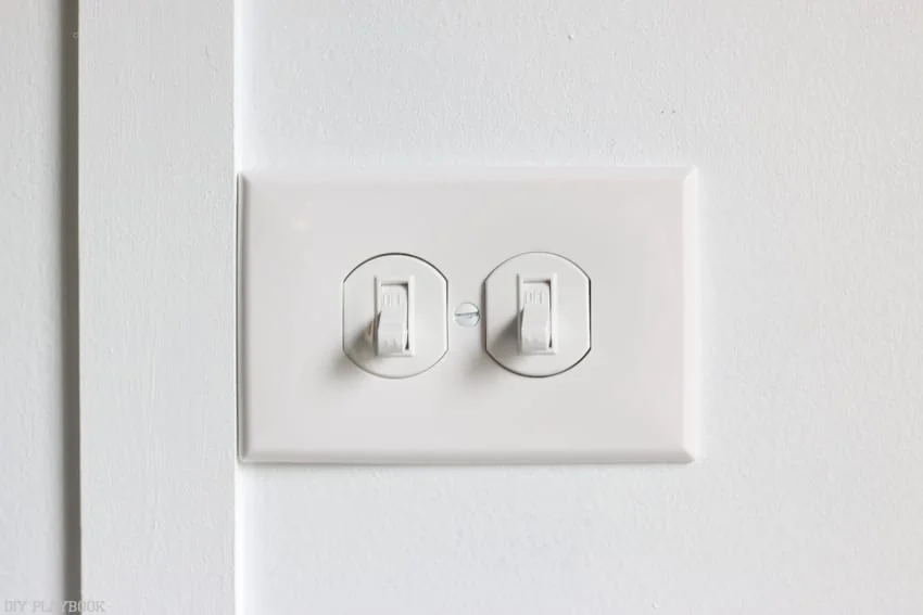 changing_electrical_light_switch-16