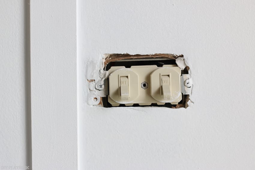 changing_electrical_light_switch-2