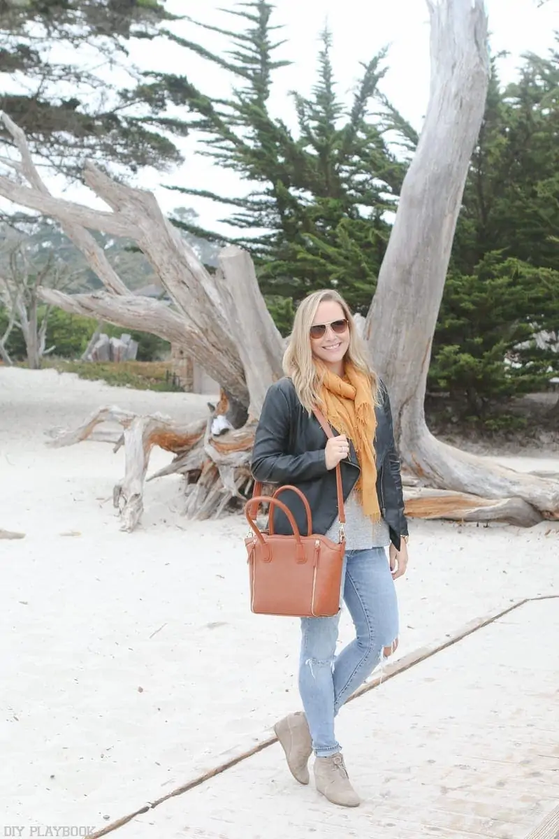 travel-beach-casey-toms-jeans-fall-fashion-scarf