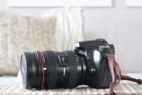 A DSLR camera is perfect for taking optimal photos for your Craigslist ad