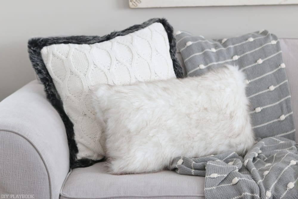 winter-white-pillows-faux-fur