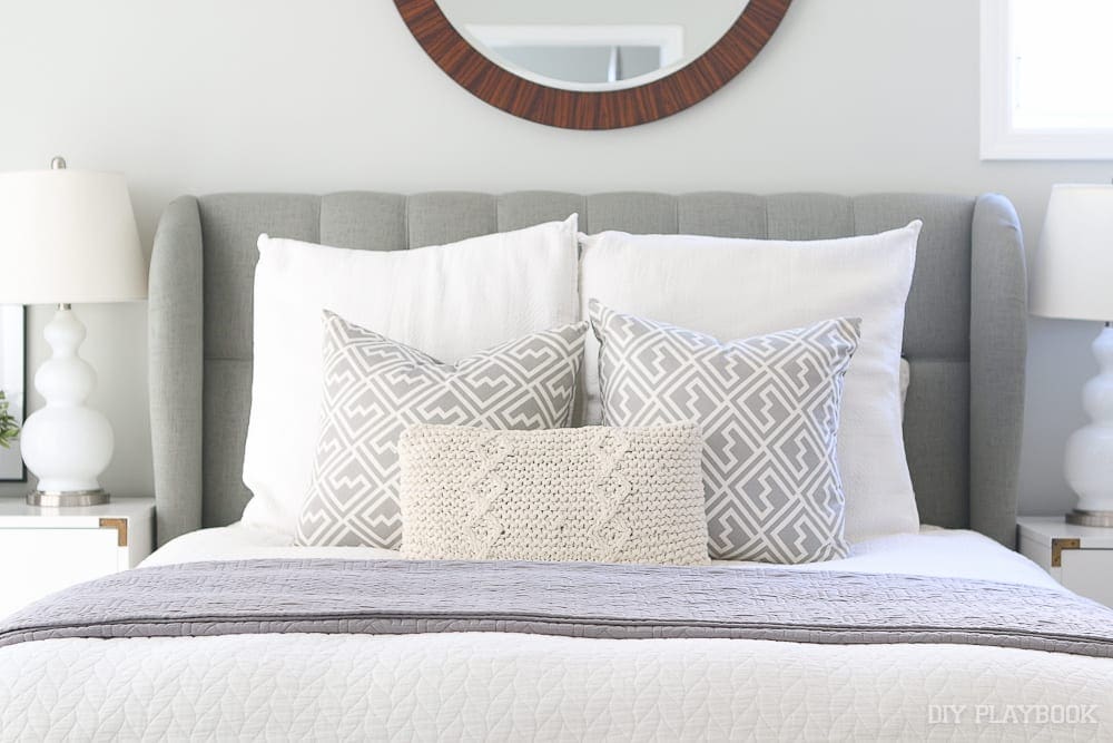 bedding-pillows-bedroom