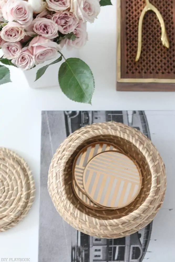 Styling a round table