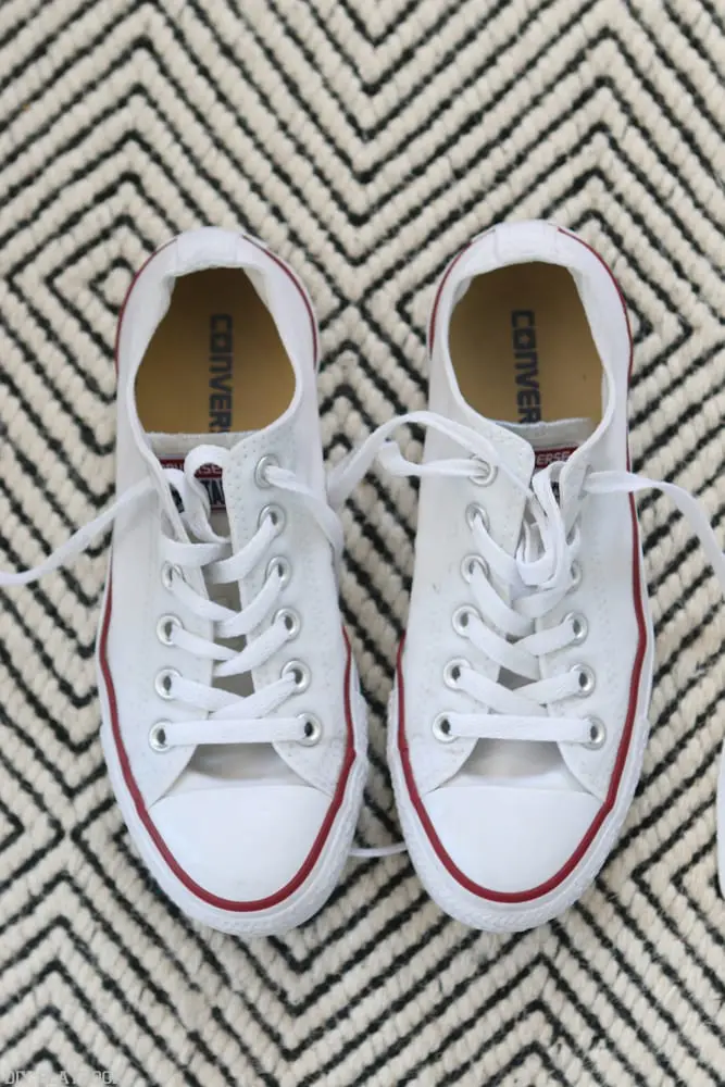 How_to_clean_Converse_Gymshoes-5