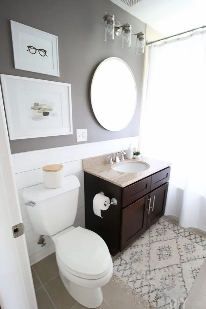 round mirror in the bathroom