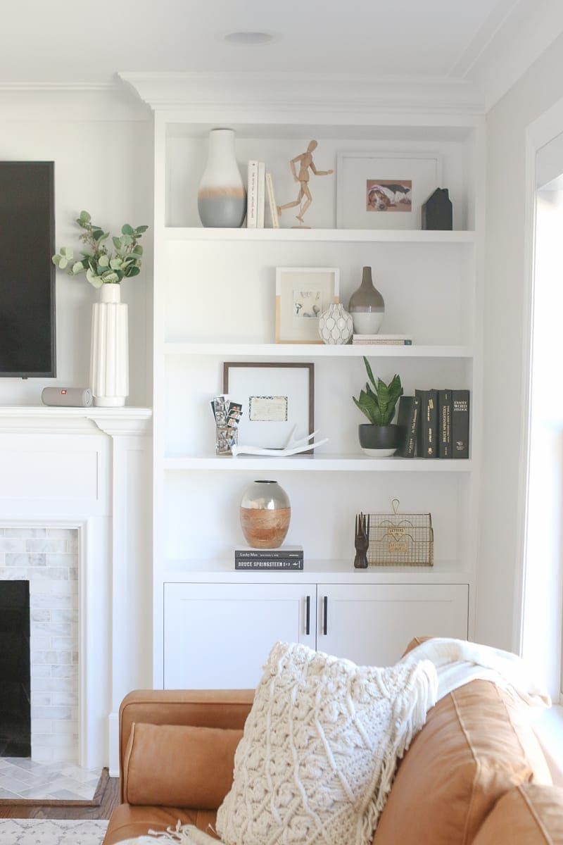 The Dos and Don'ts of Decorating Built-In Shelves | The ...