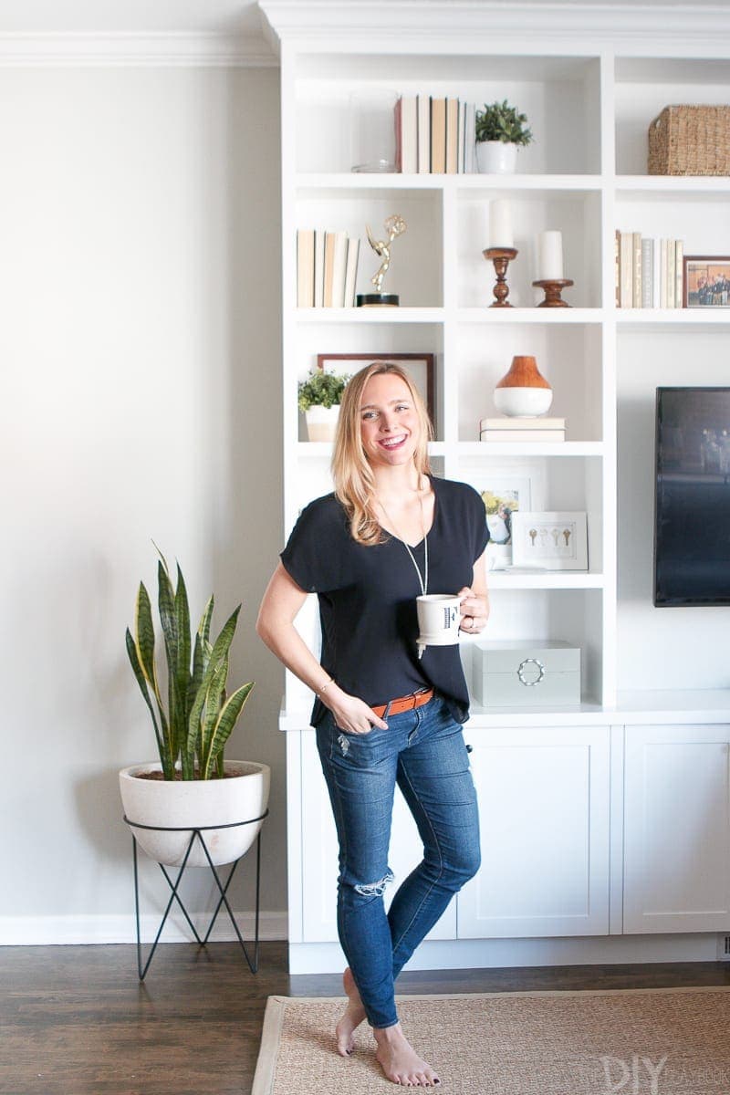 Casey Finn from the DIY Playbook shares her tips for working from home as a full-time blogger. 