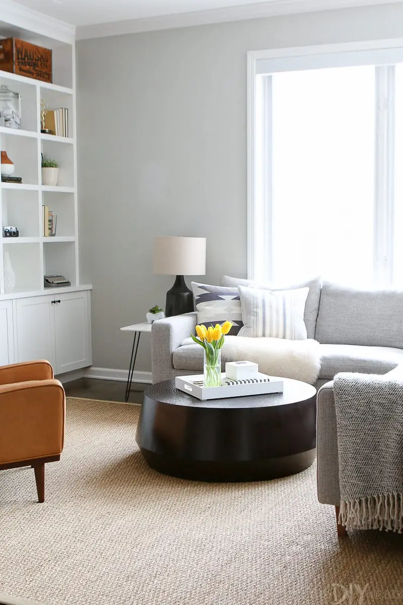 Tips To Style A Round Coffee Table In Your Living Room The Diy Playbook