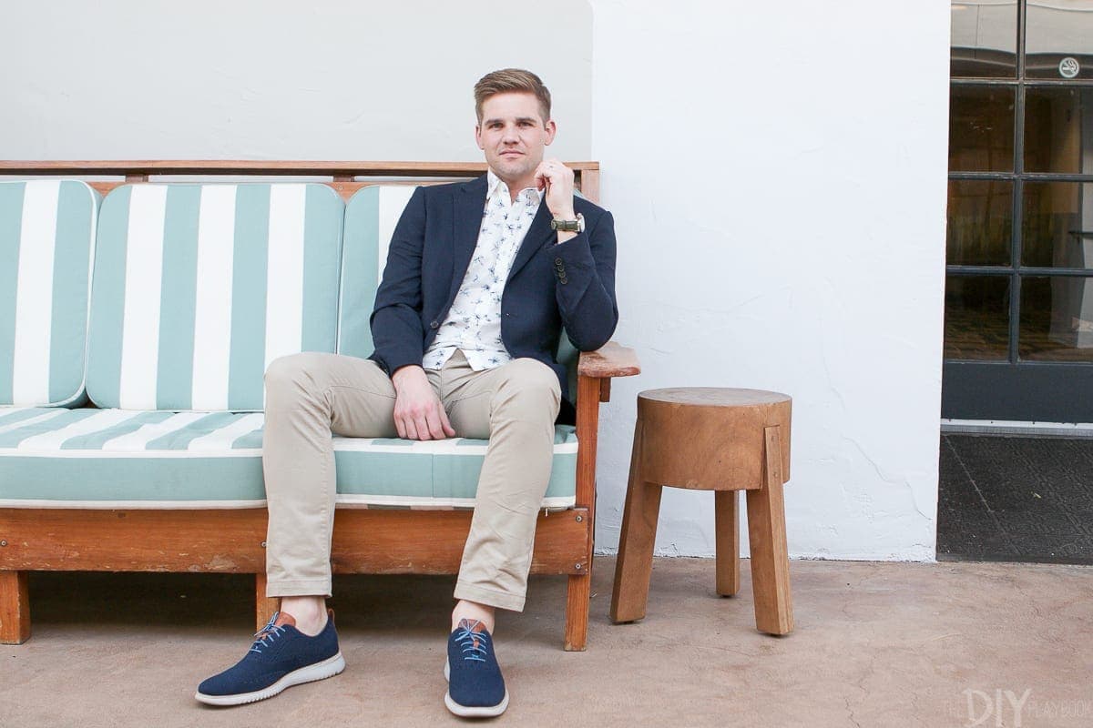 A khaki pant and navy blazer are perfect for men's spring fashion