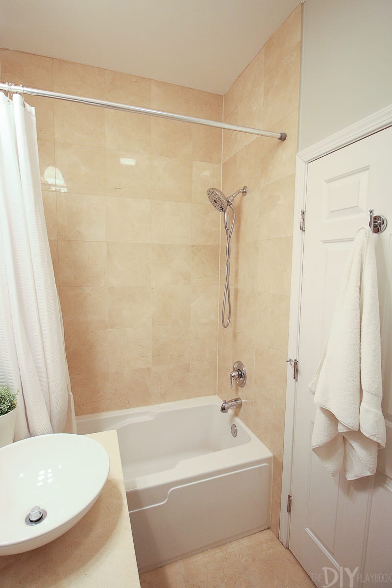 Tips and tricks for planning a small bathroom remodel to DIY 