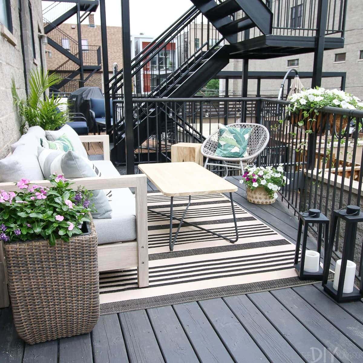 How to figure out patio furniture layout in a space