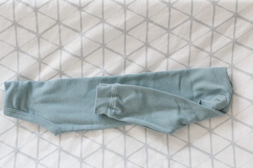 easy ways on how to fold a onesie