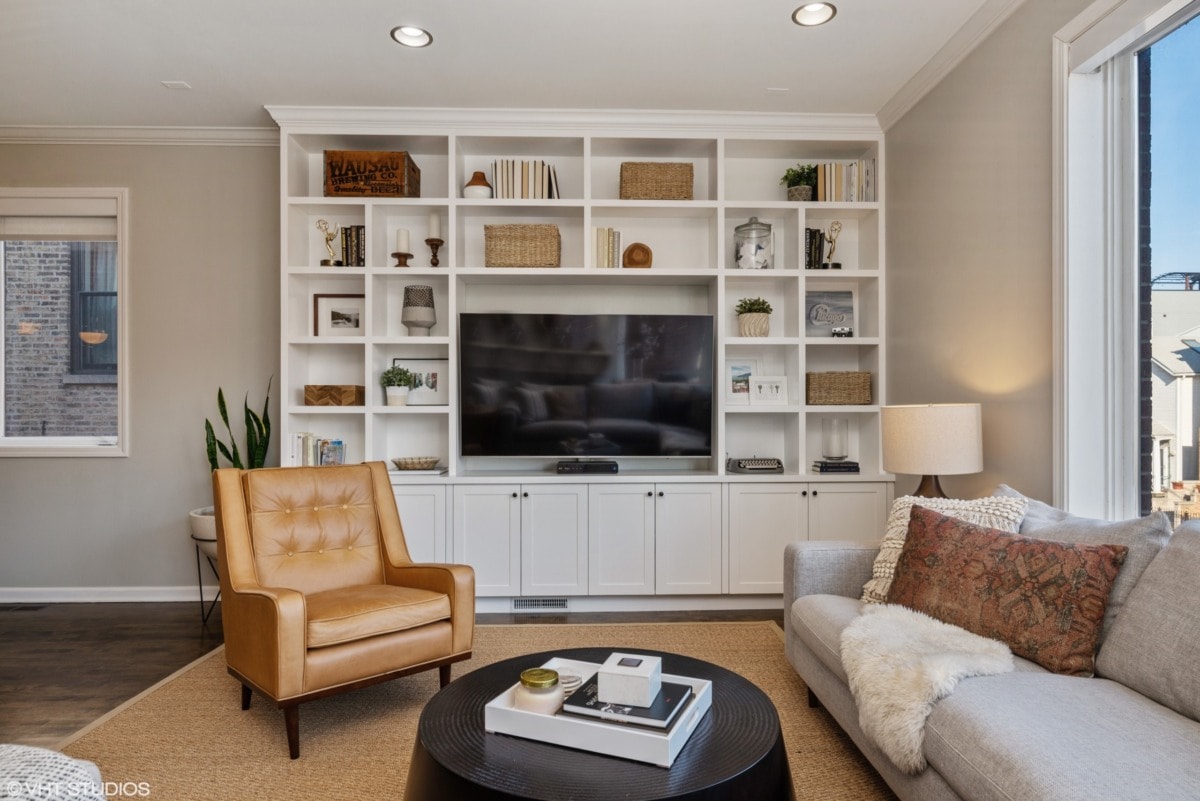 Styling your built-ins when selling your home