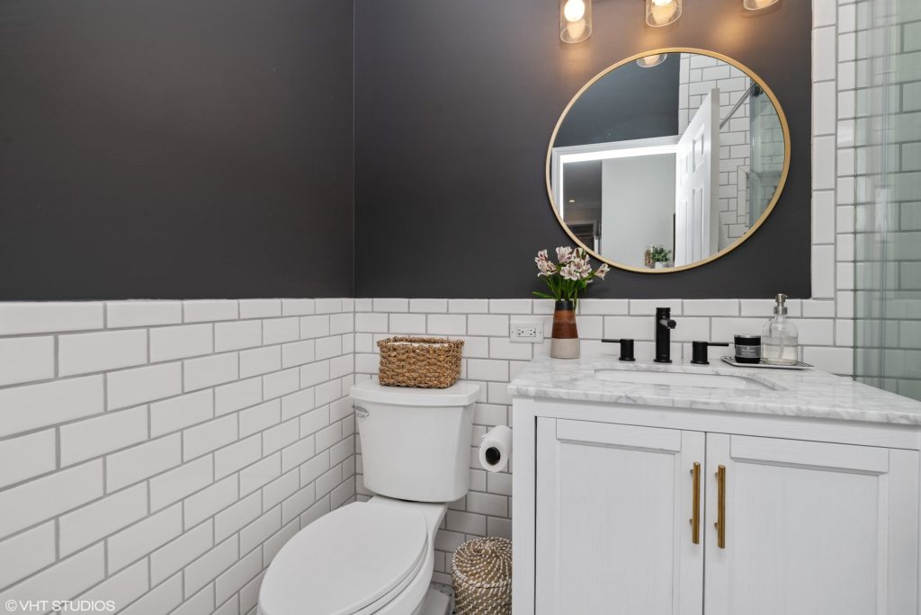 Selling our Chicago condo - subway tile bathroom
