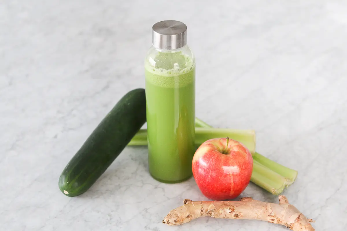 Celery juice recipe with ginger, apple, cucumber
