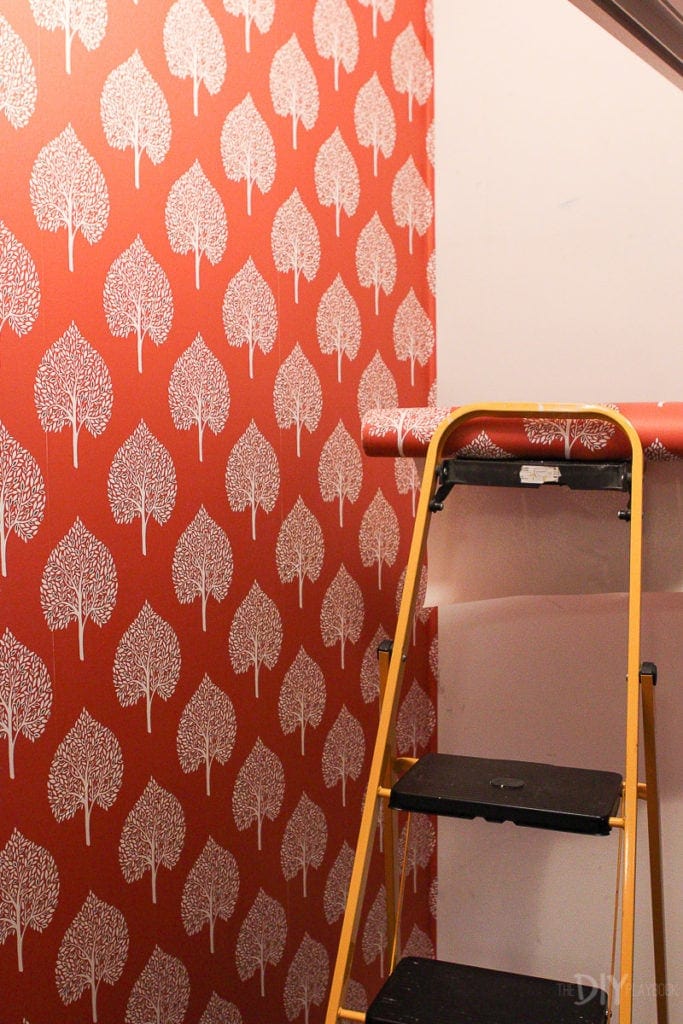 Wallpapering the corners