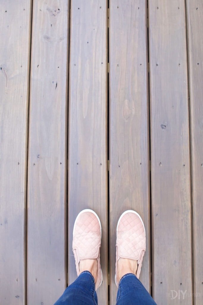 How to Stain your Deck Quickly with a Paint Sprayer | The ...