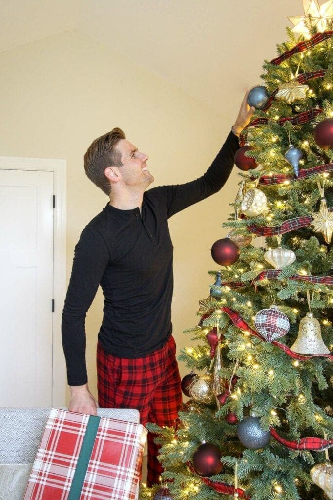 Finn decorating the tree