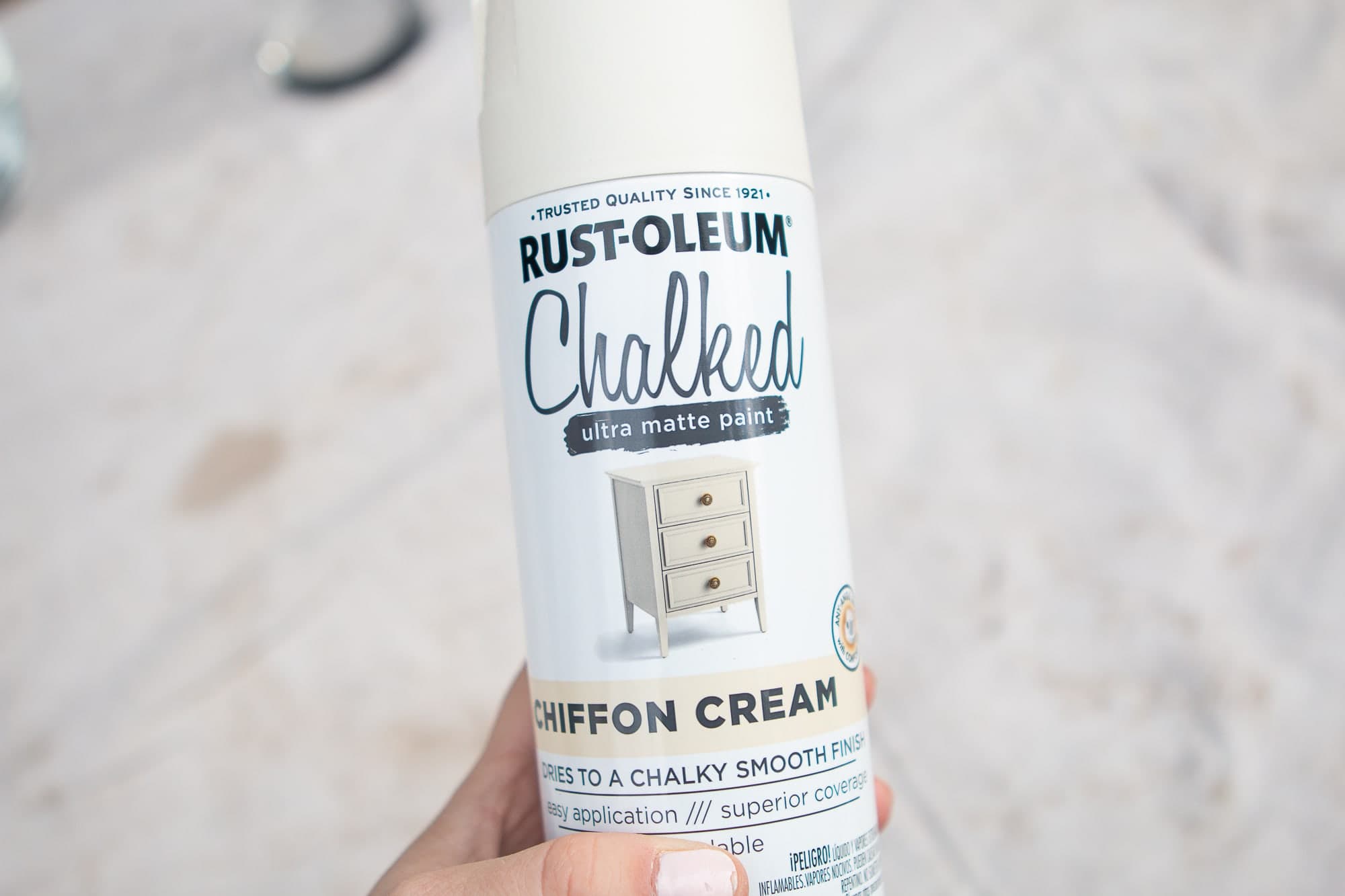 Chiffon cream spray paint