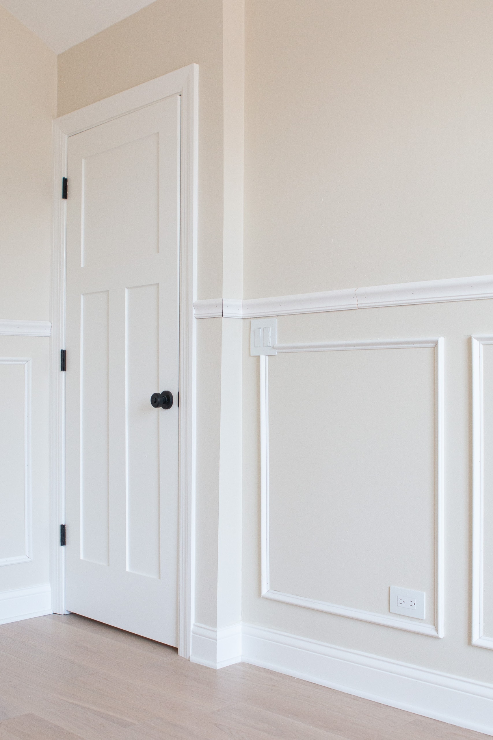 How to add picture frame molding