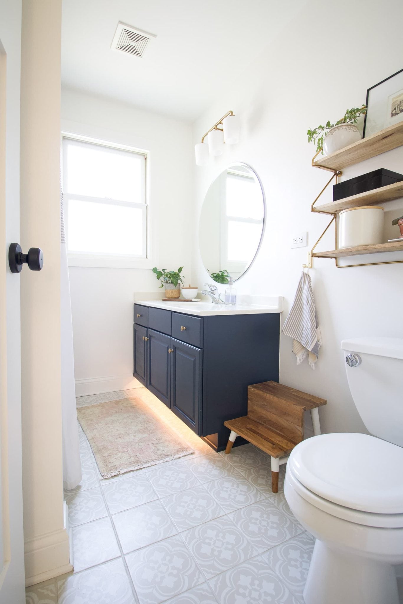 Black + White Powder Room Makeover | The DIY Playbook