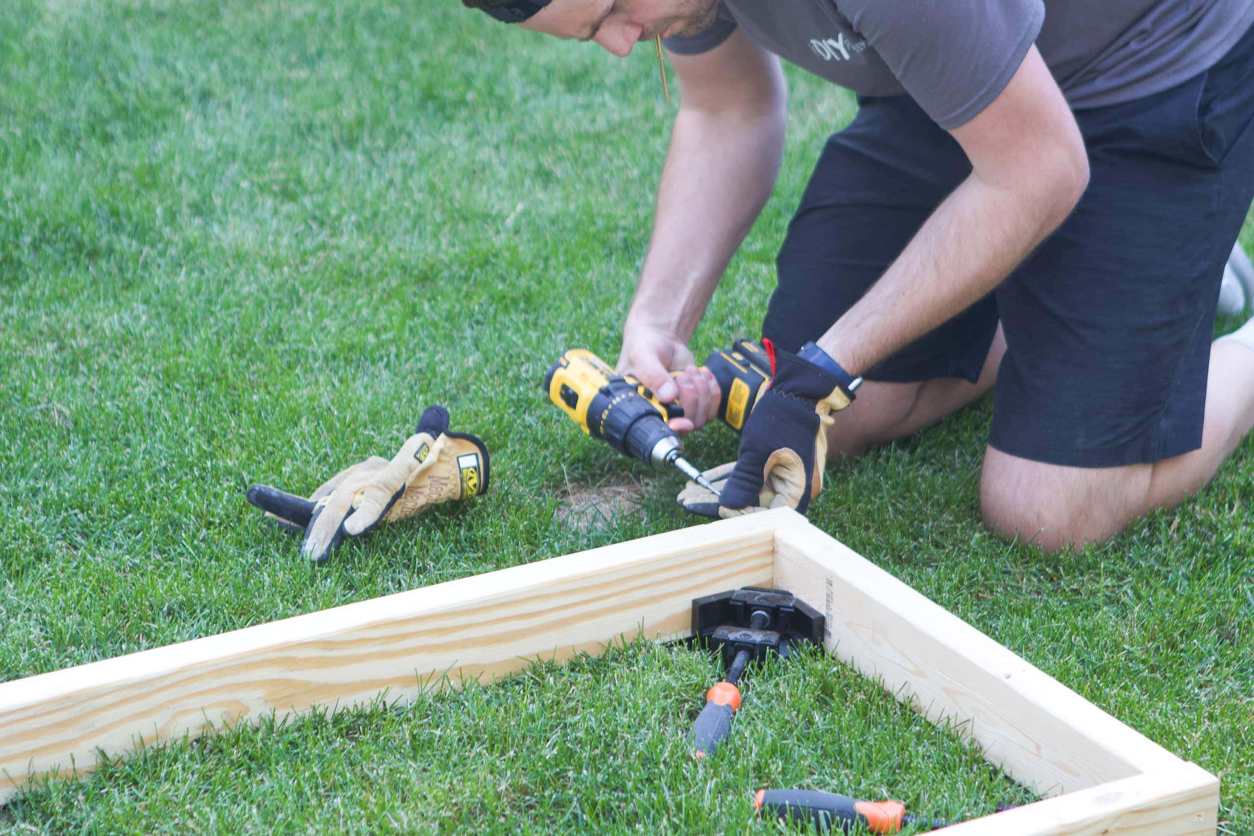 How to build DIY cornhole boards