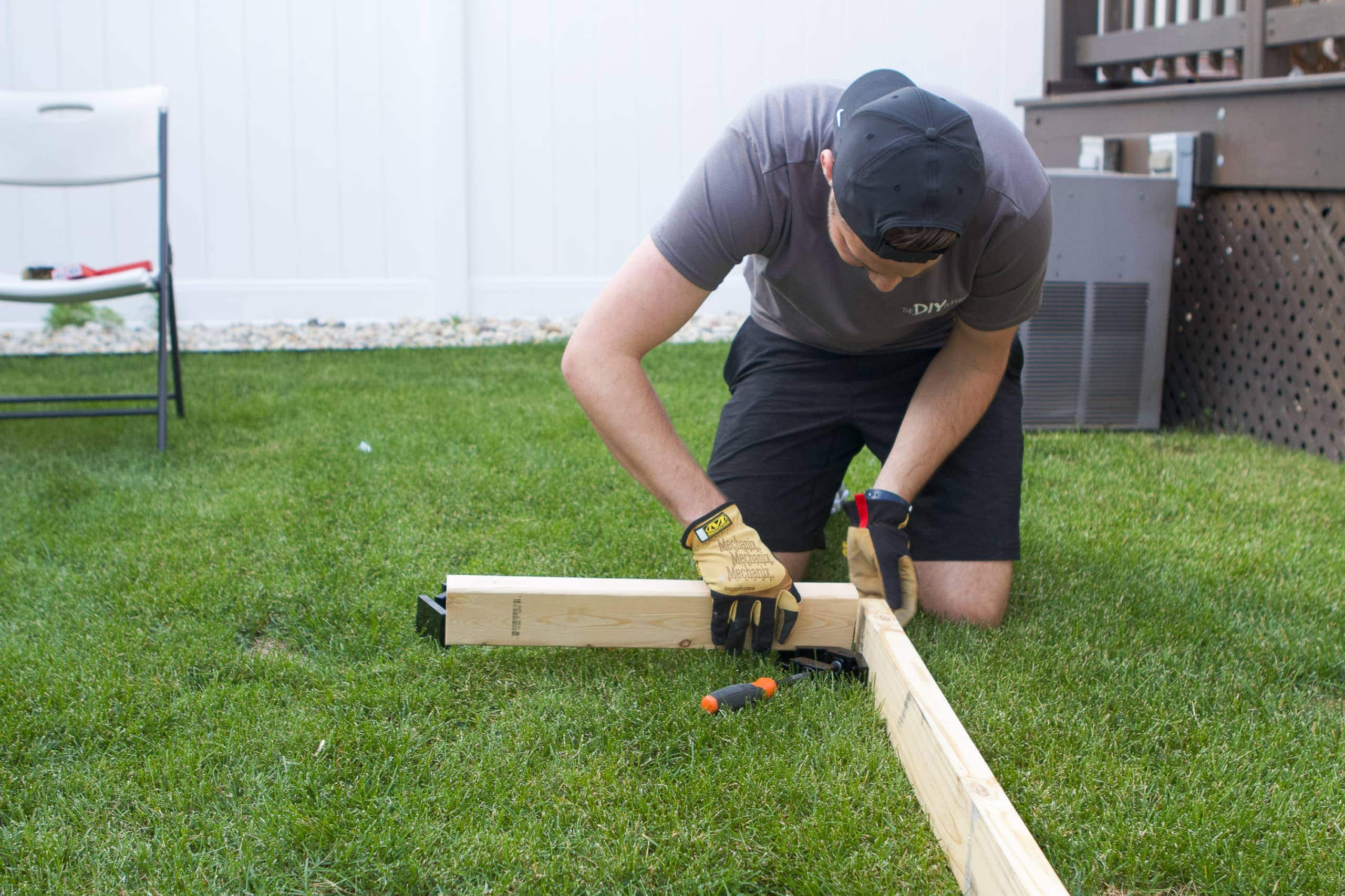 How to assemble a cornhole board