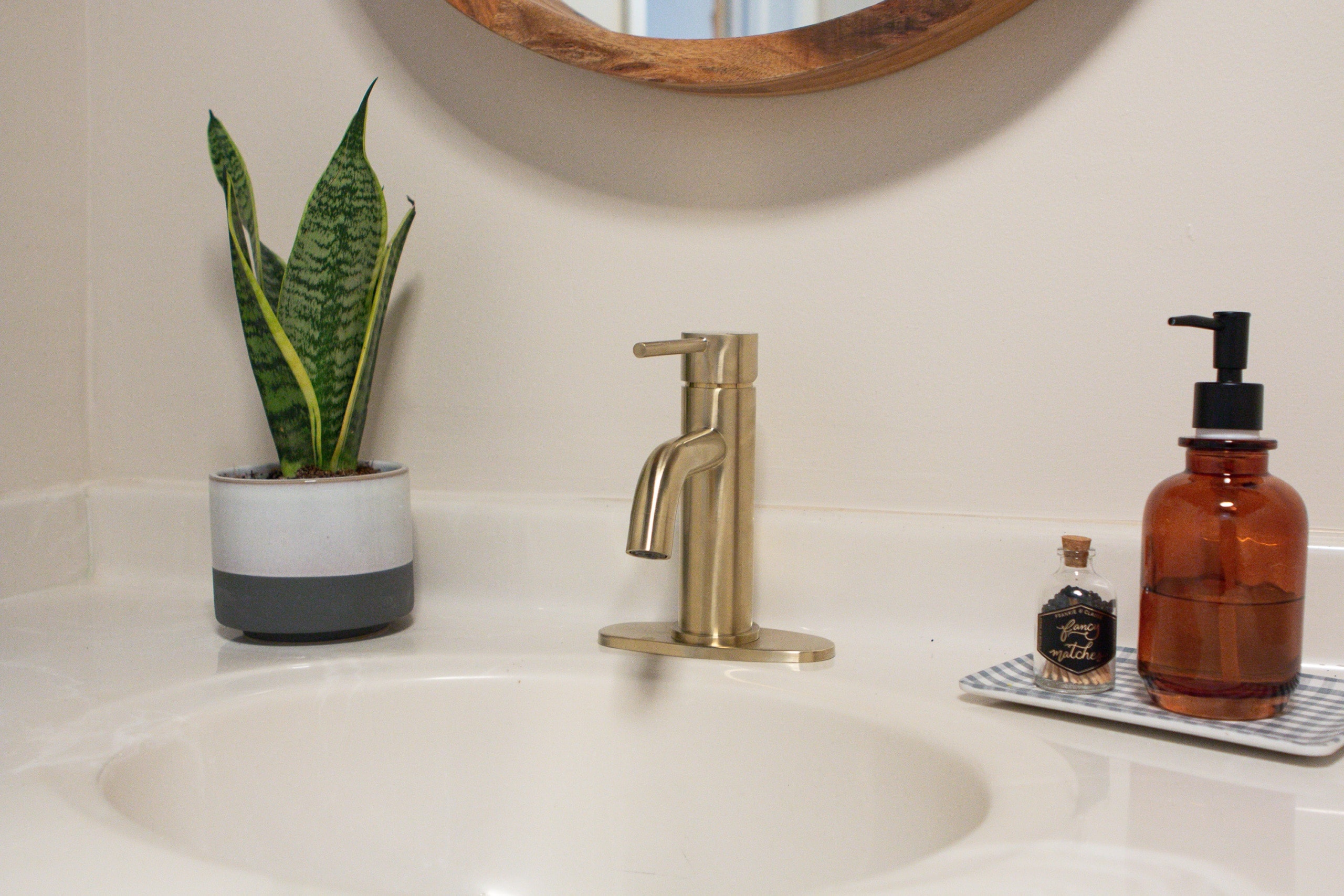 Tips to install a new bathroom faucet