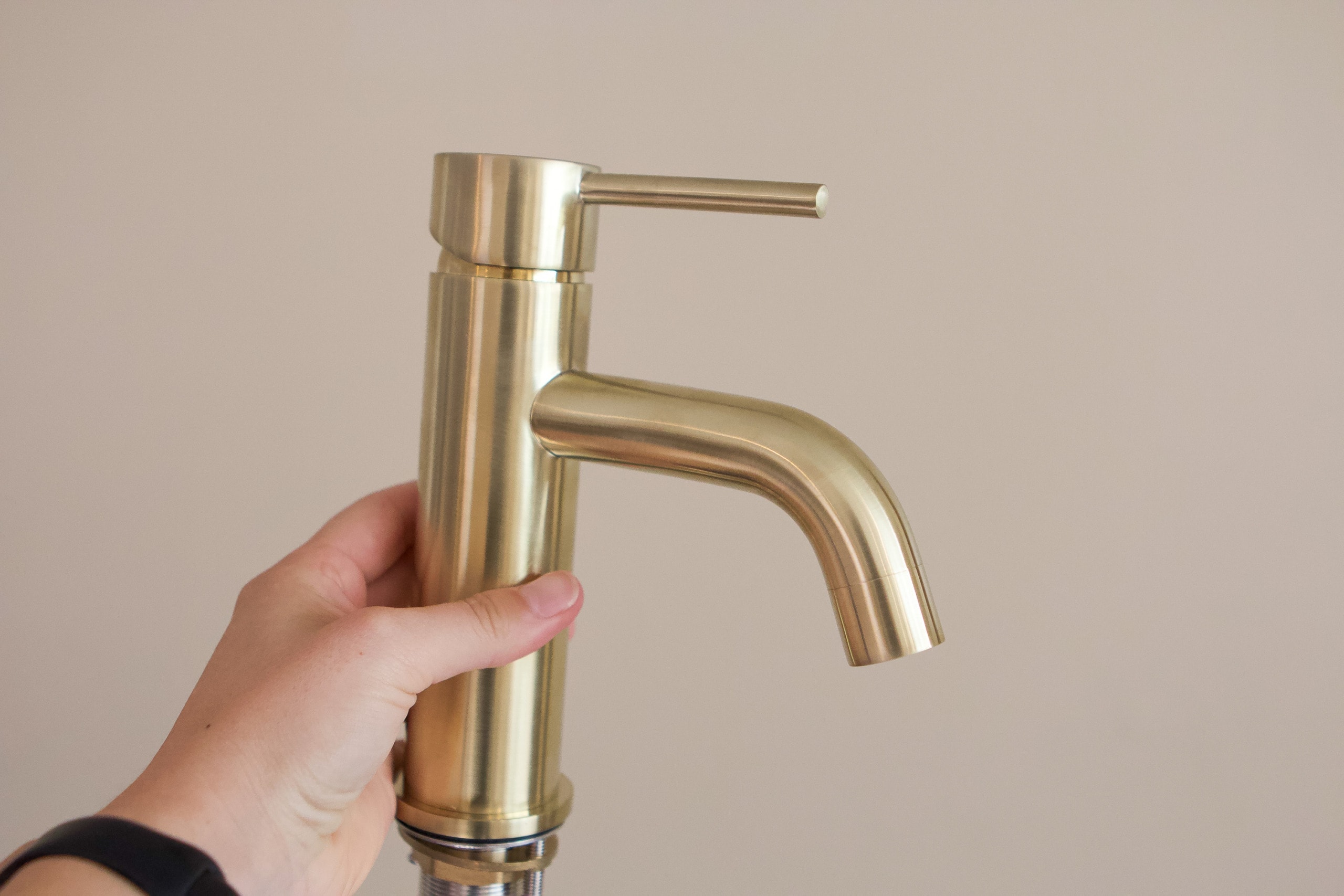 Tips to install a new bathroom faucet