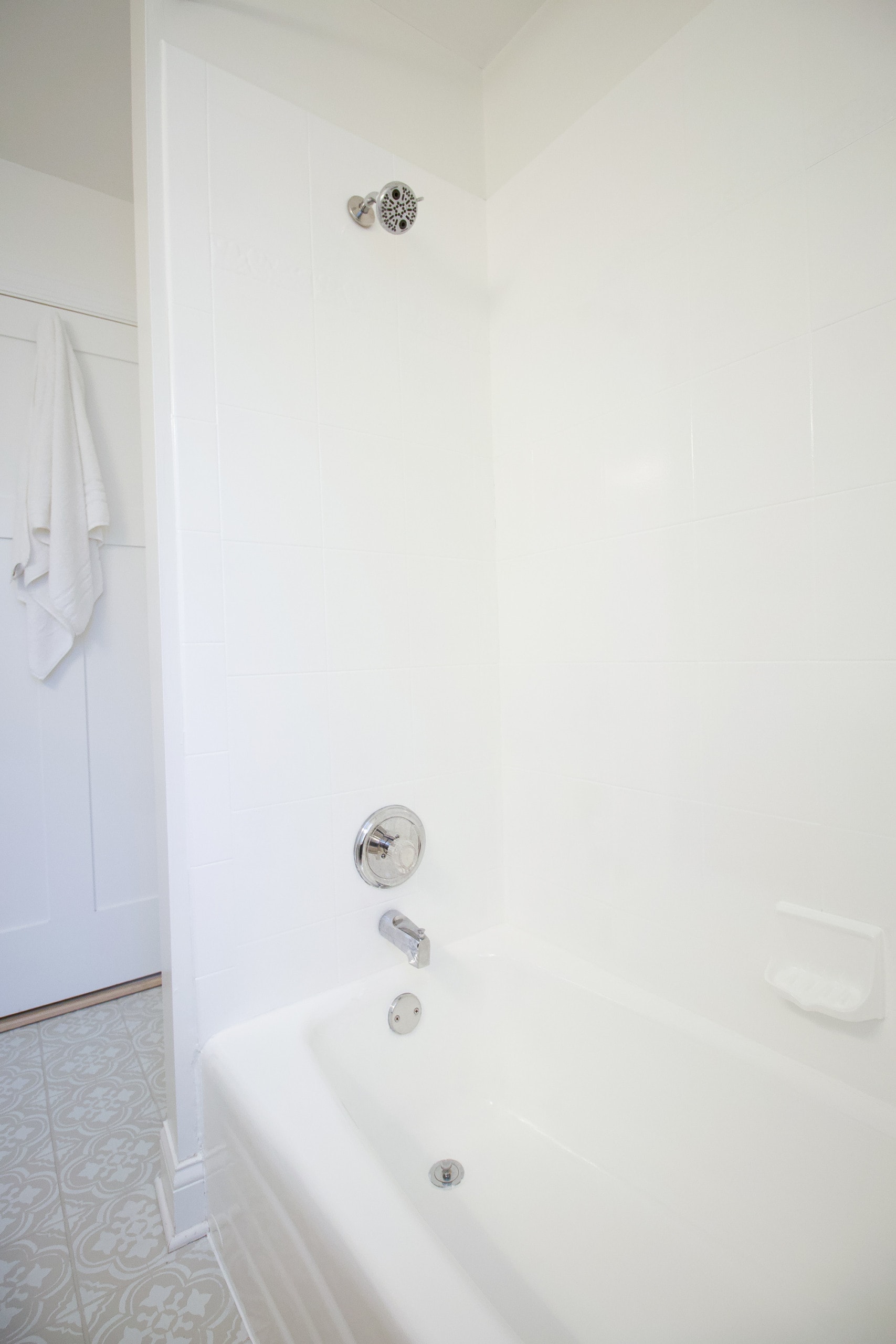 tips to paint your bathtub and shower