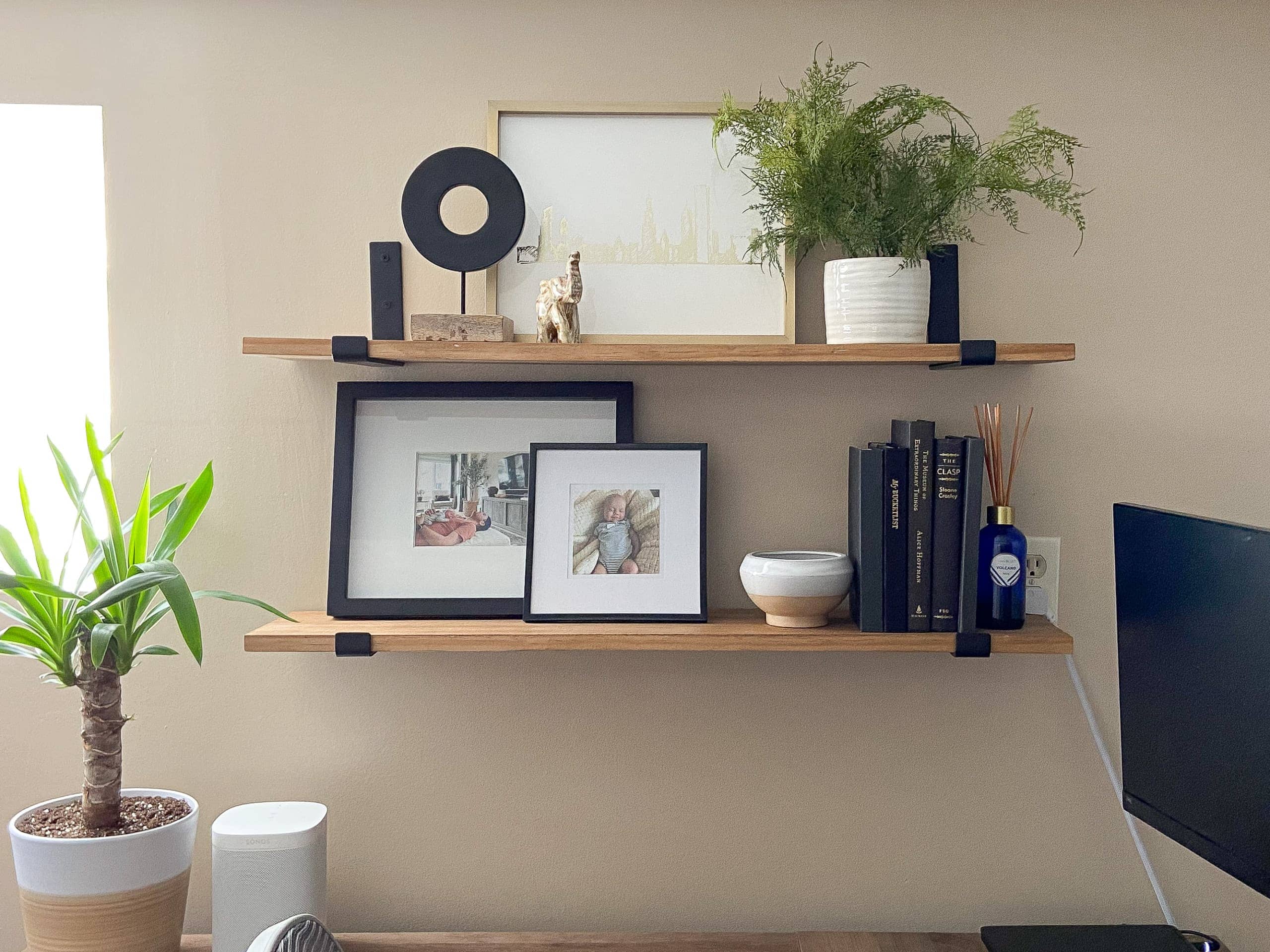 how to style wood shelves