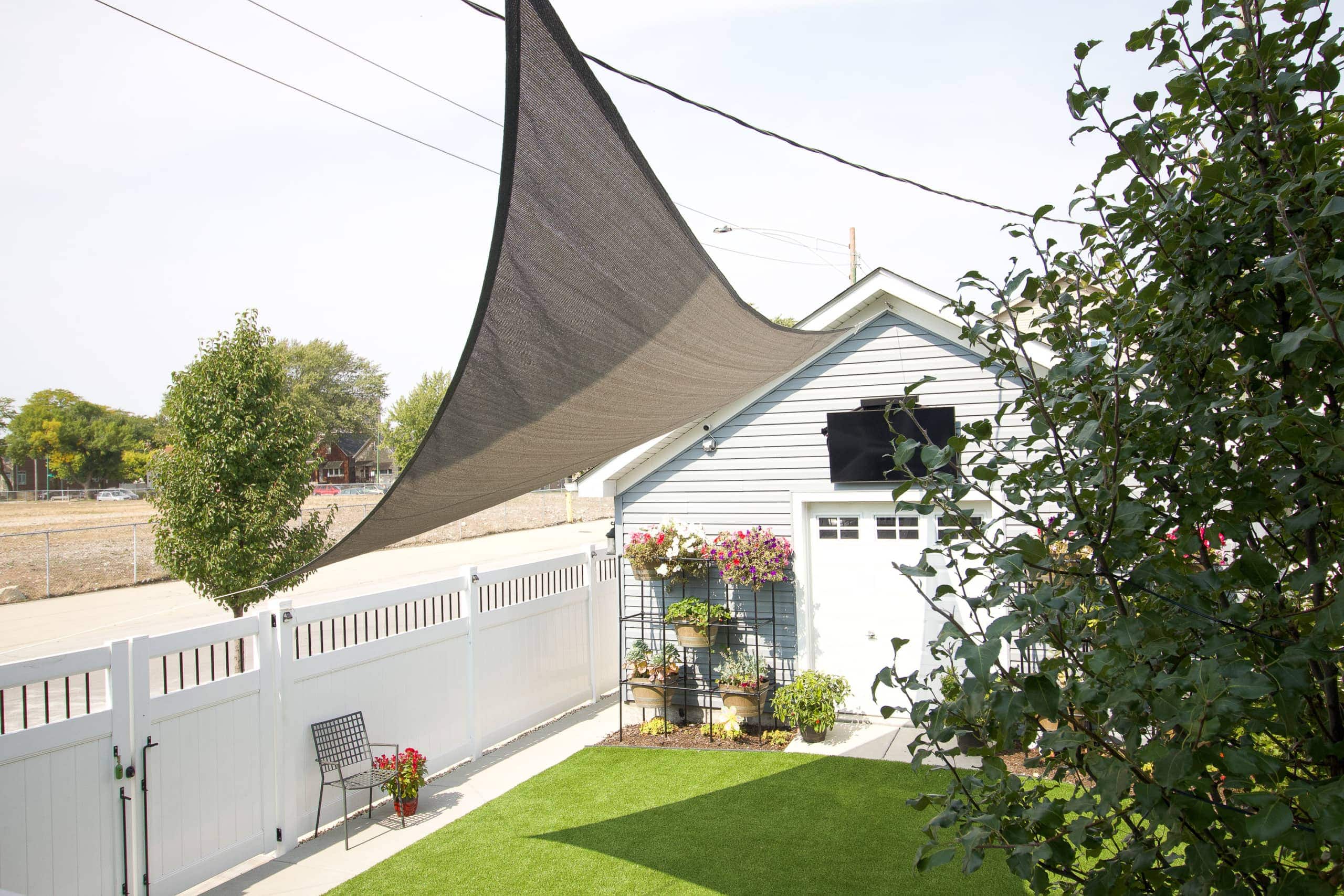 How to add a sail to your backyard outdoor room