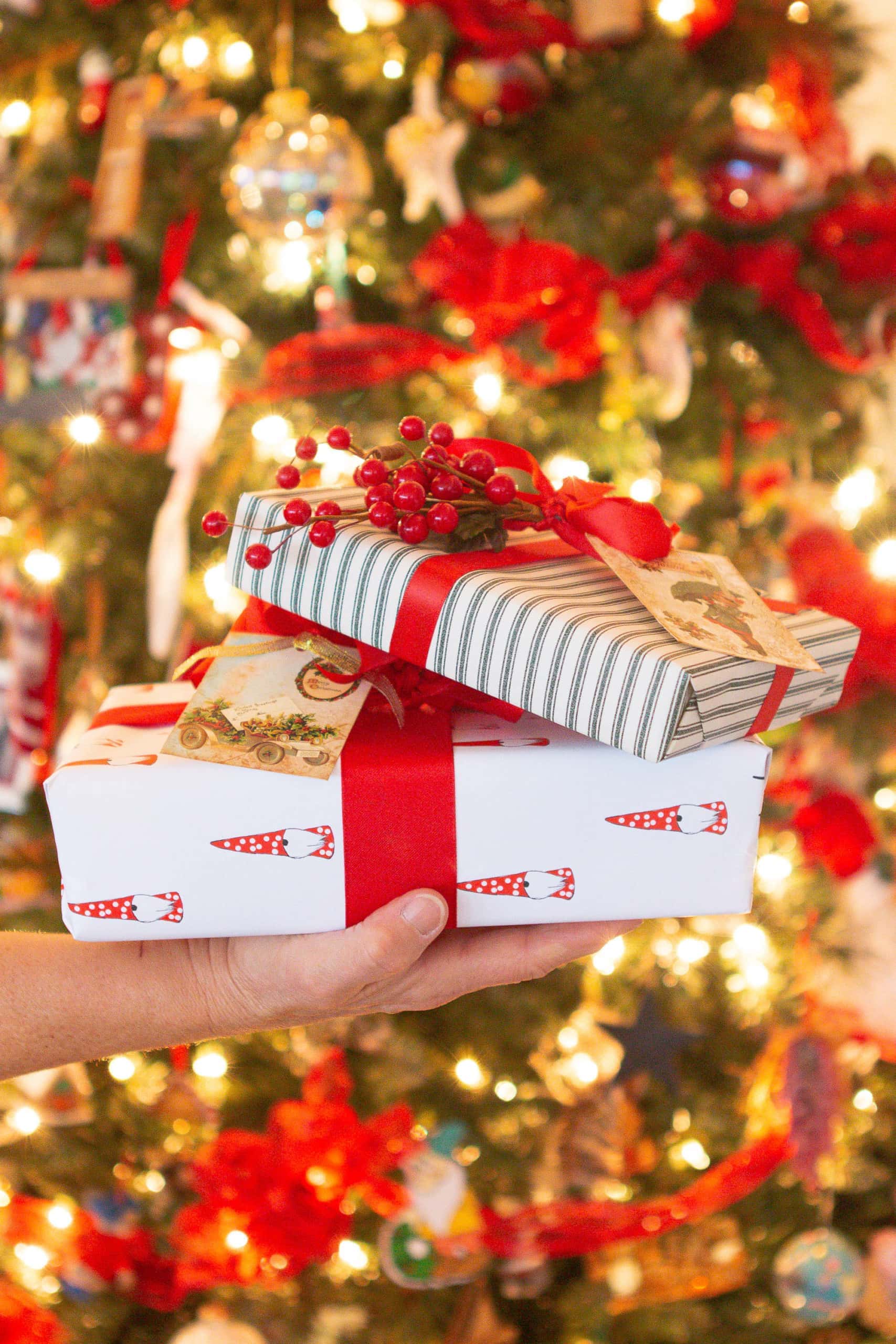 Tips to wrap gifts this holiday season
