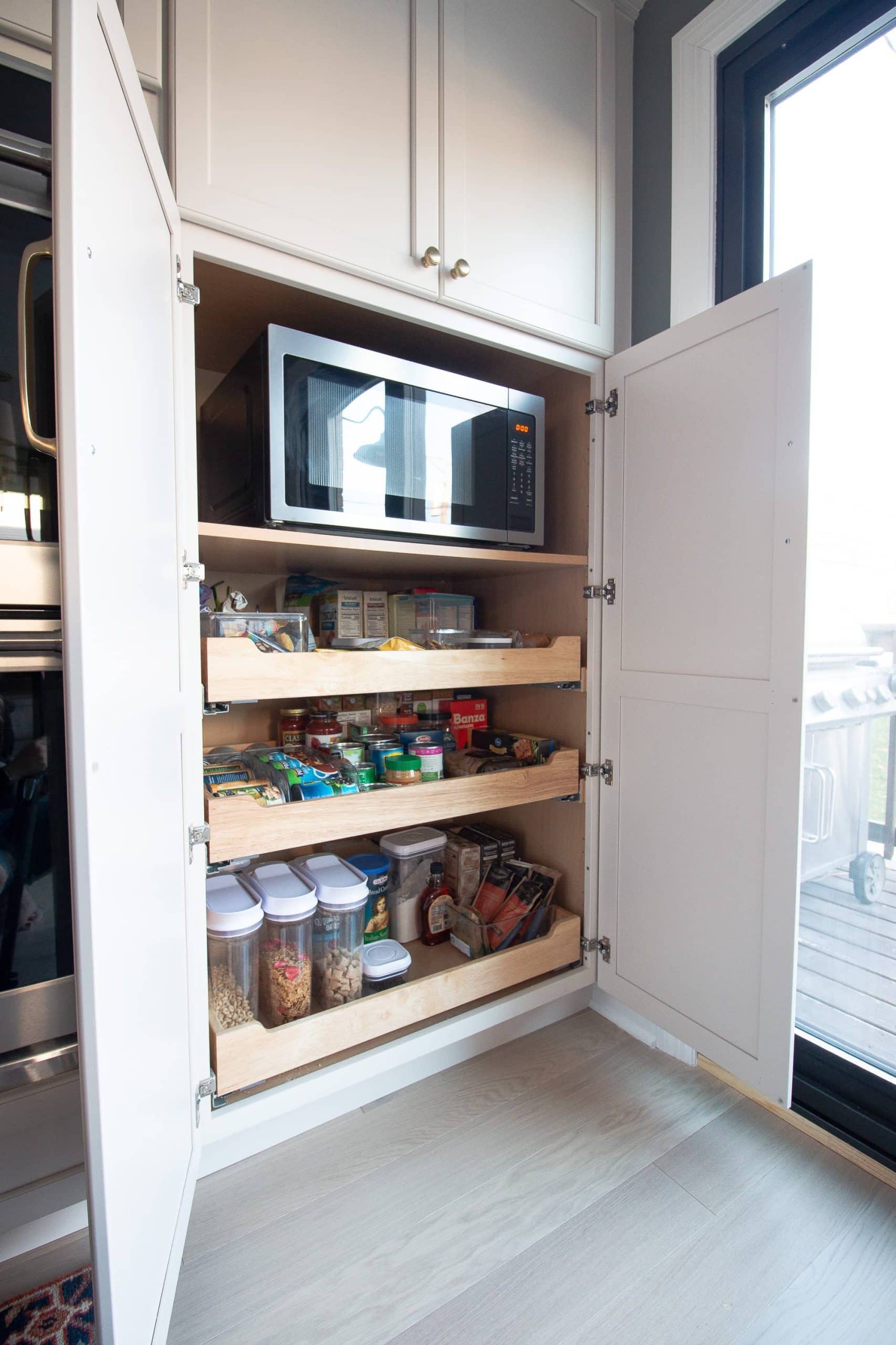 Tips to organize your pantry drawers