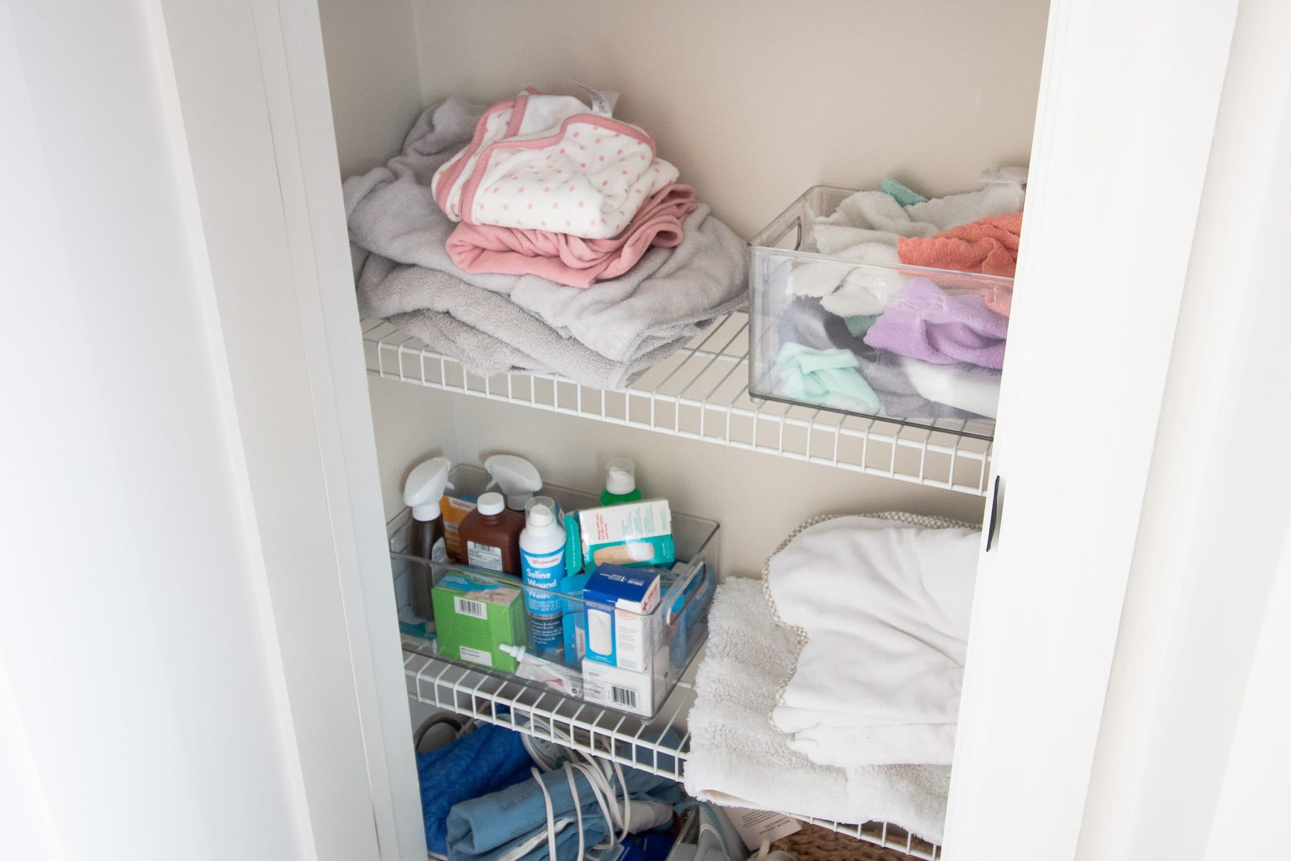 Tips to organize a bathroom closet