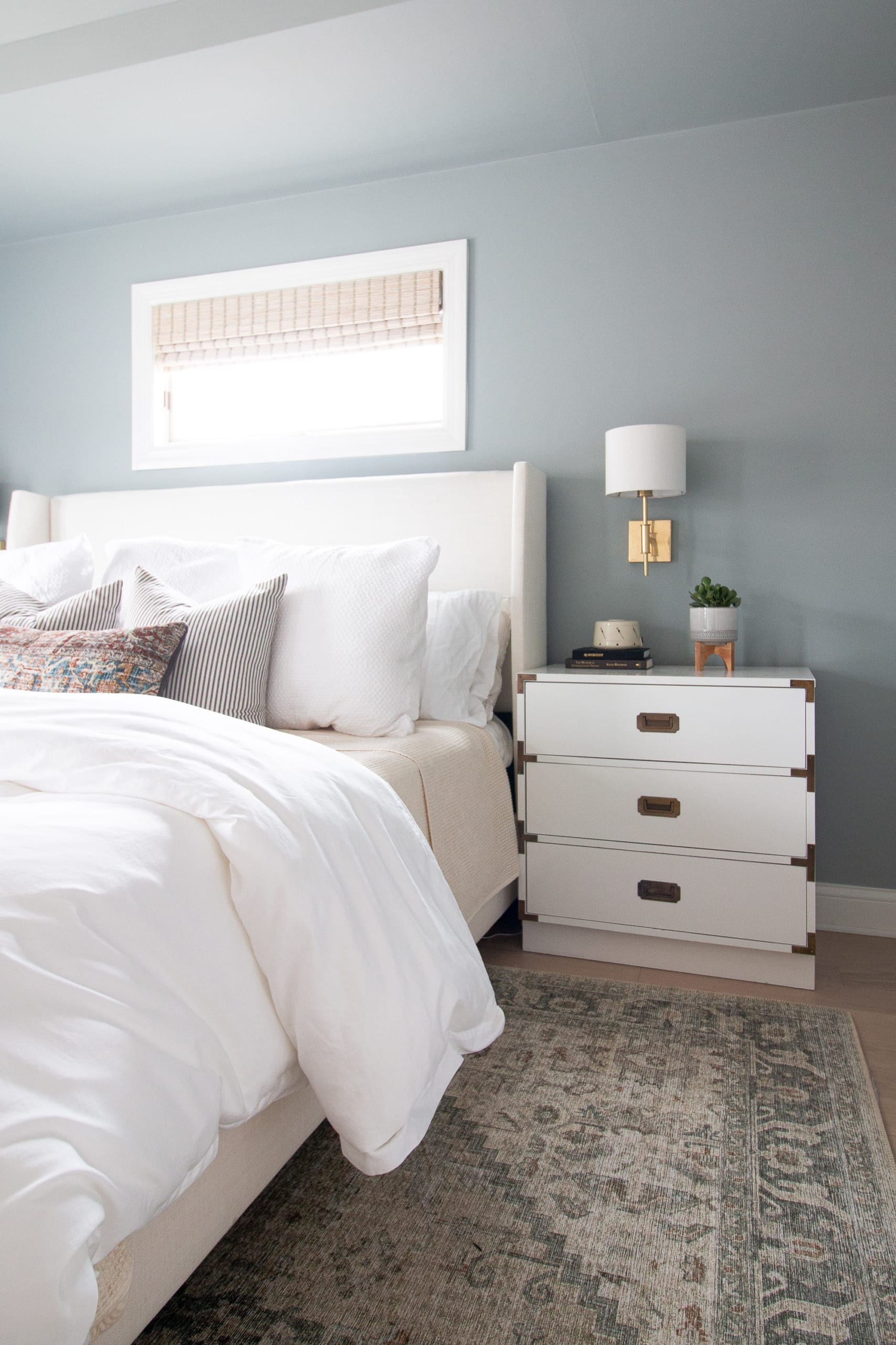 Figuring out the best bedroom sconces for your space
