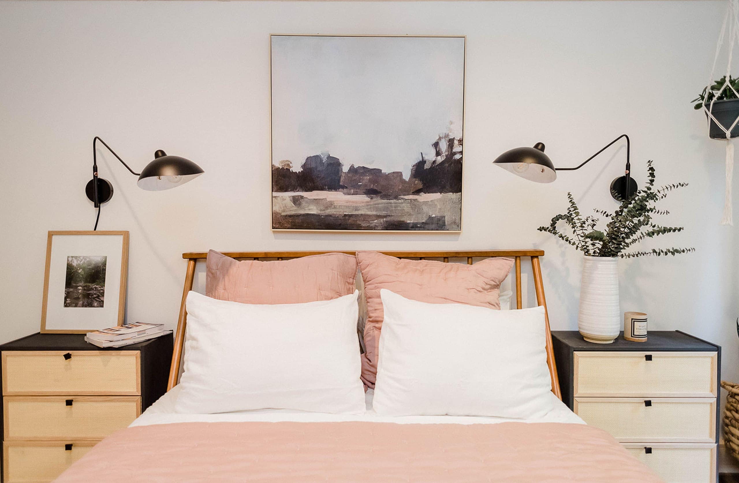 Pink bedroom in this airbnb