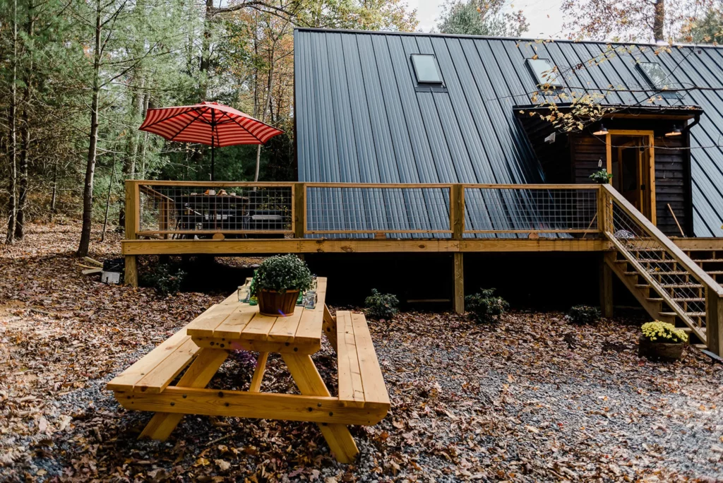 outdoor picnic table cabin