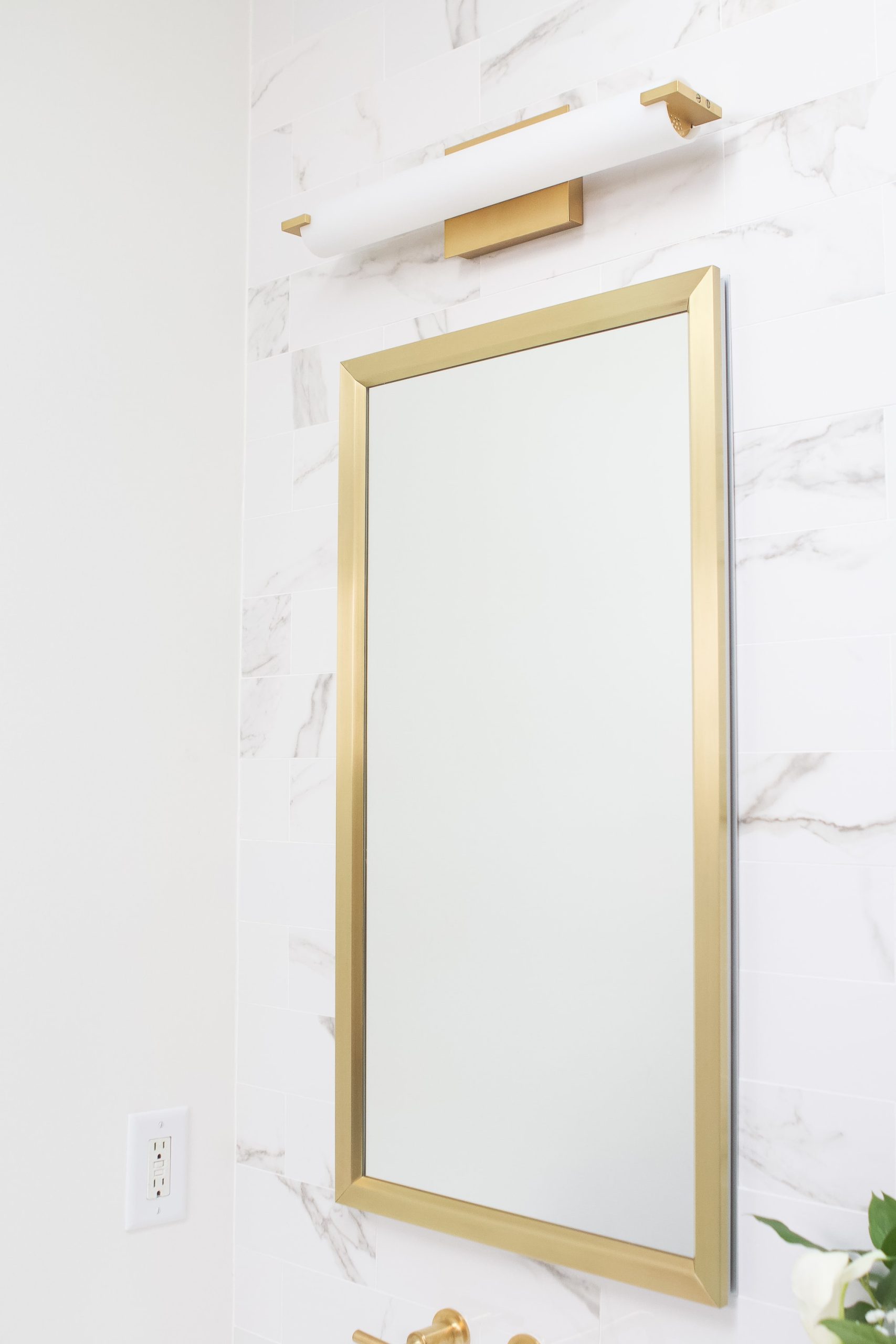 Gold bathroom mirror
