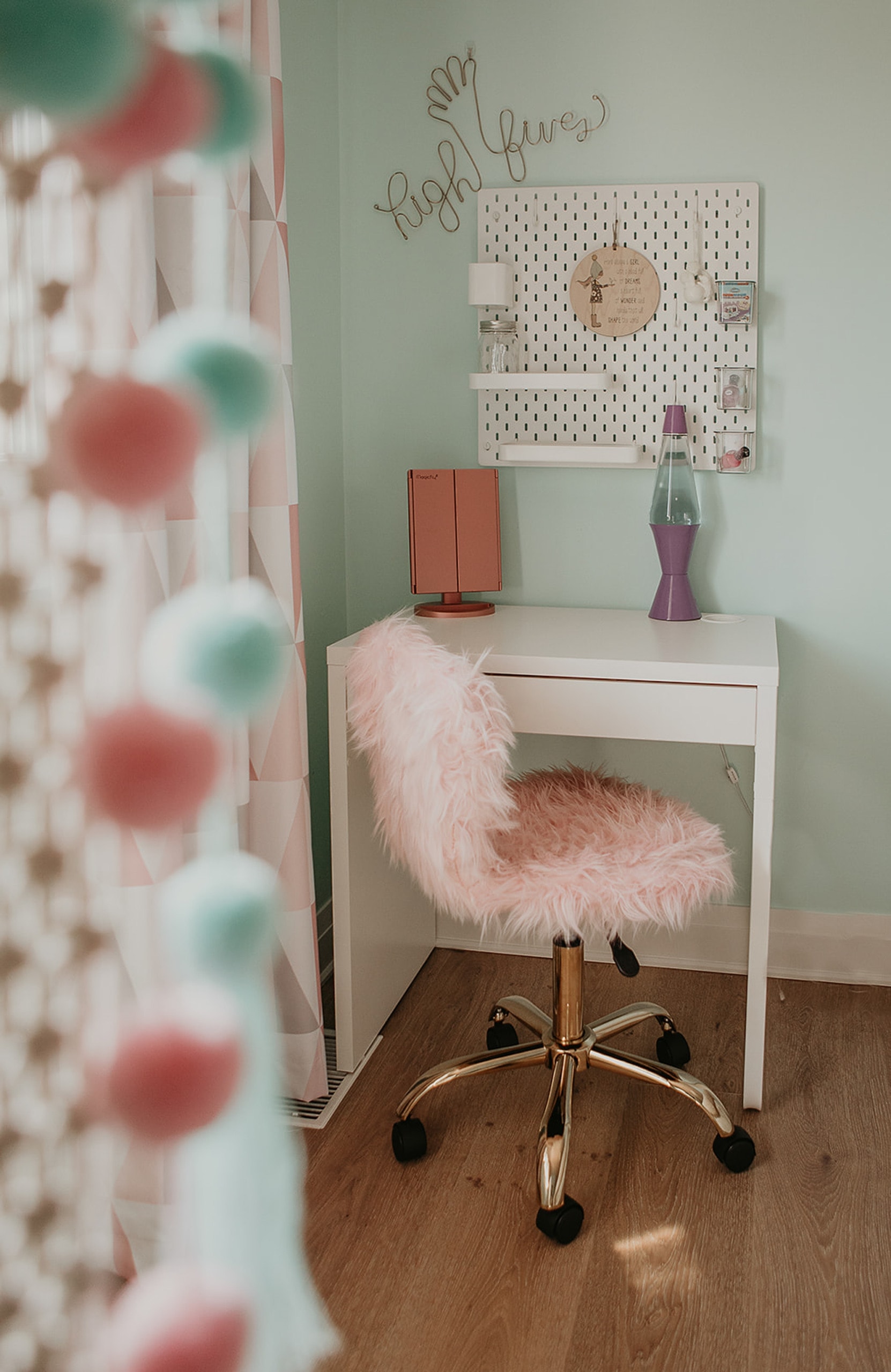 Cute area for pre-teen desk and vanity