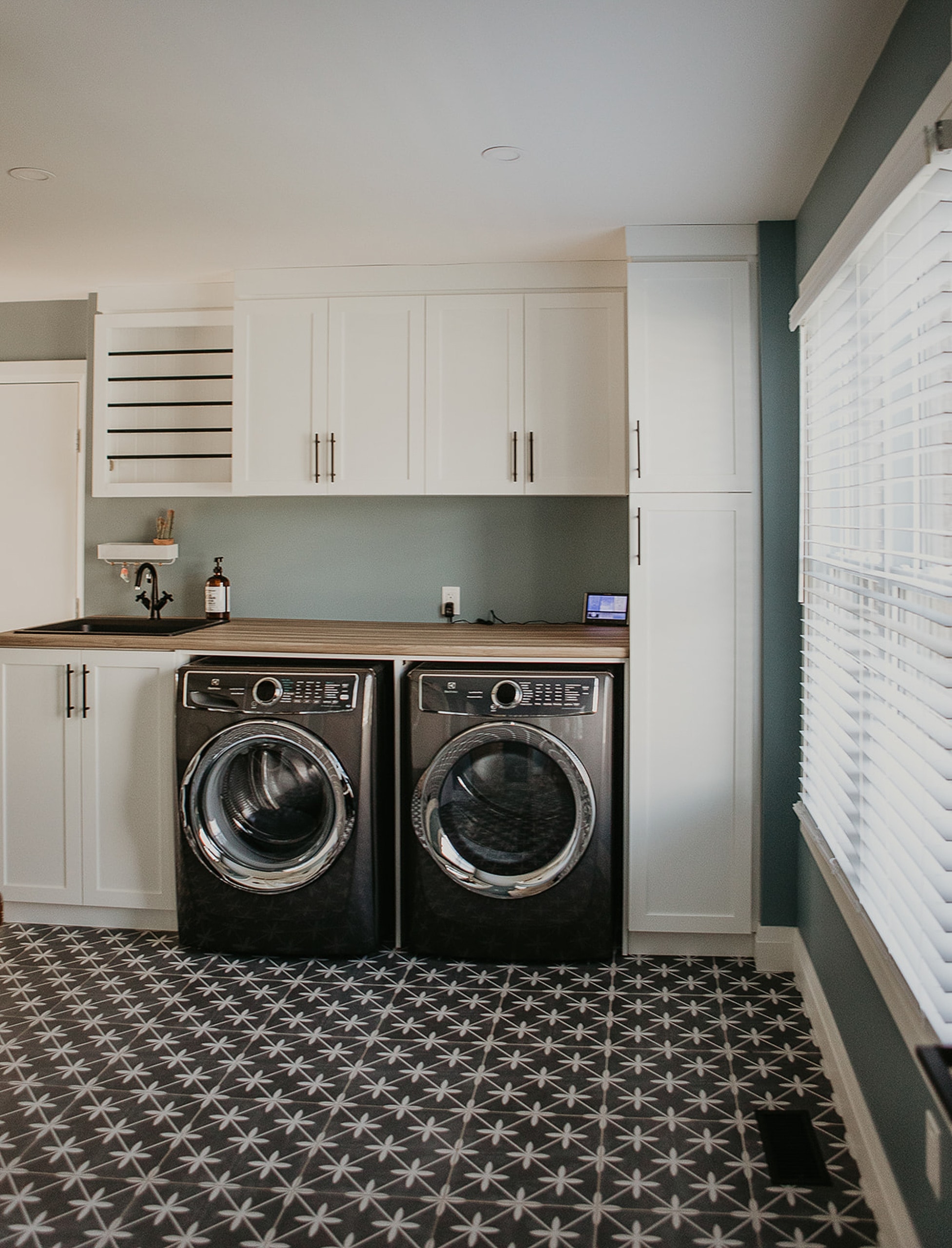 A spacious laundry room